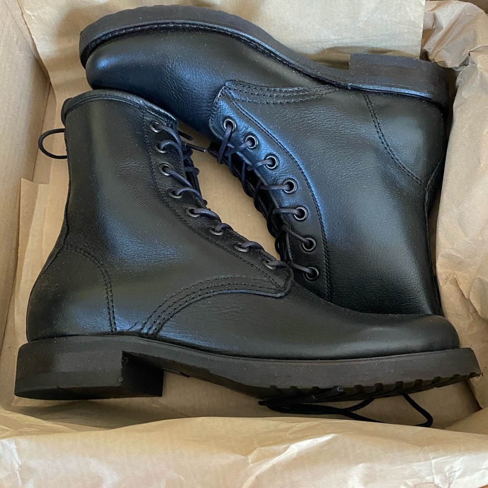 Women’s Frye Veronica Combat boots.  Fit like a 7.